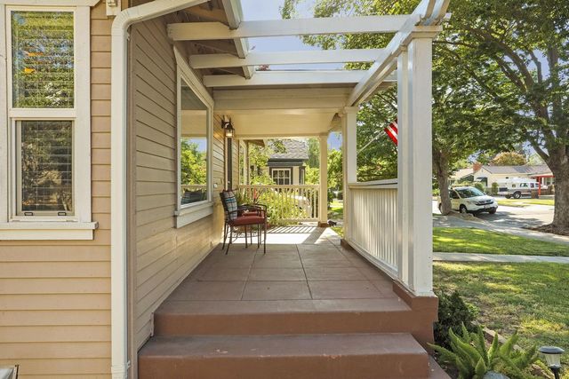 1212 W Walnut St, Stockton, CA 95203