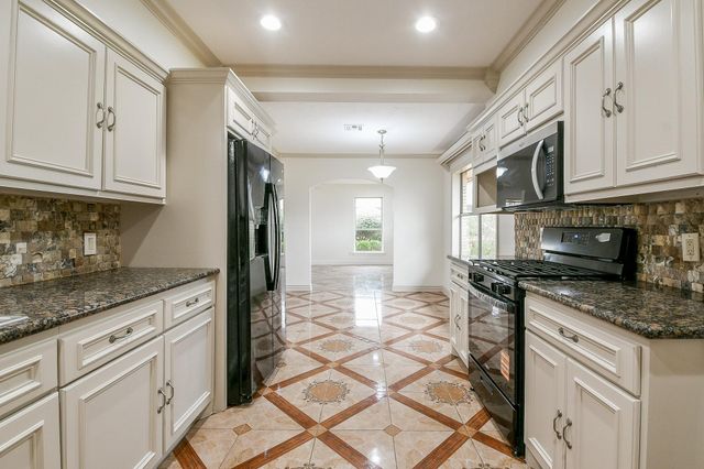 901 Redondo Drive, Houston, TX 77015