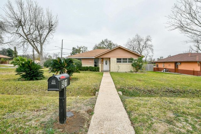901 Redondo Drive, Houston, TX 77015
