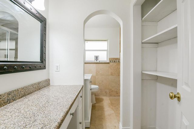 901 Redondo Drive, Houston, TX 77015