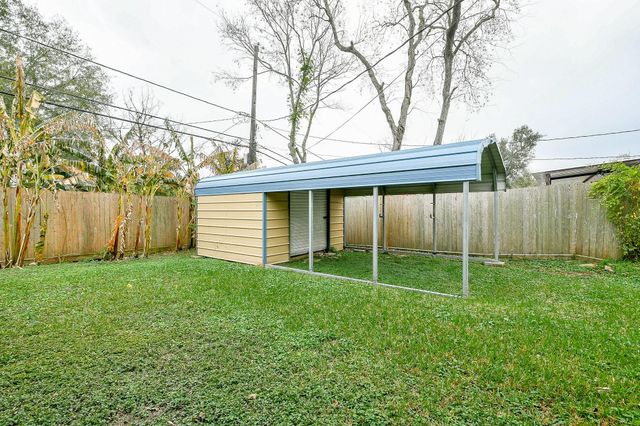 901 Redondo Drive, Houston, TX 77015