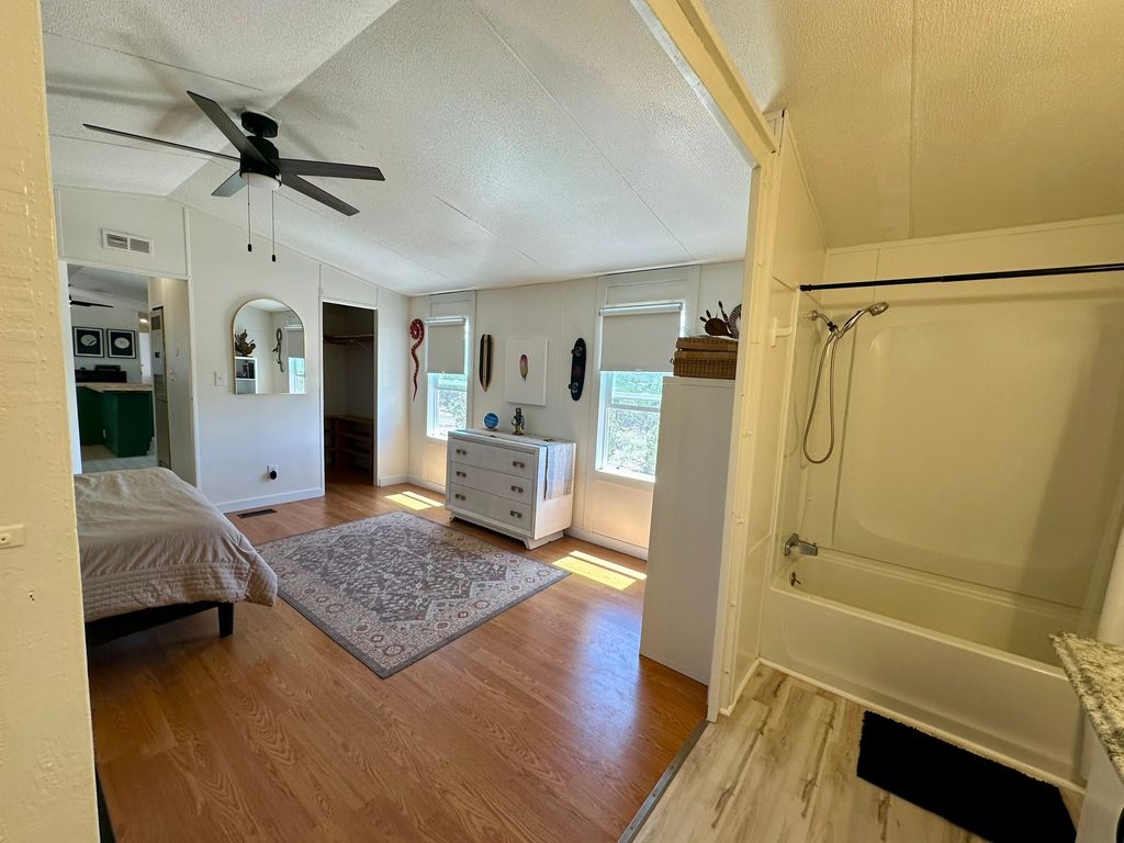 Image 19 of property listing at 51 Calle Gurule C, Santa Fe, NM 87505