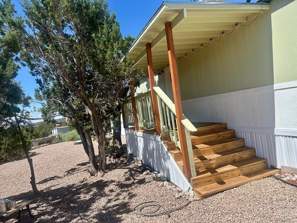 Image 2 of property listing at 51 Calle Gurule C, Santa Fe, NM 87505