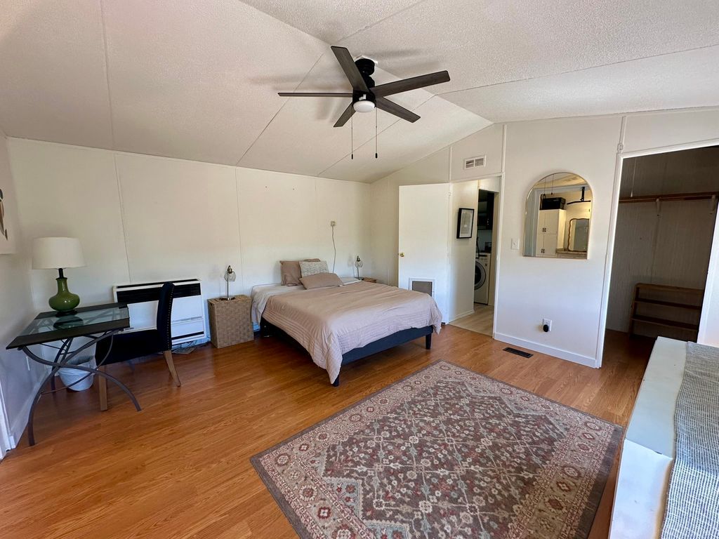 Image 20 of property listing at 51 Calle Gurule C, Santa Fe, NM 87505