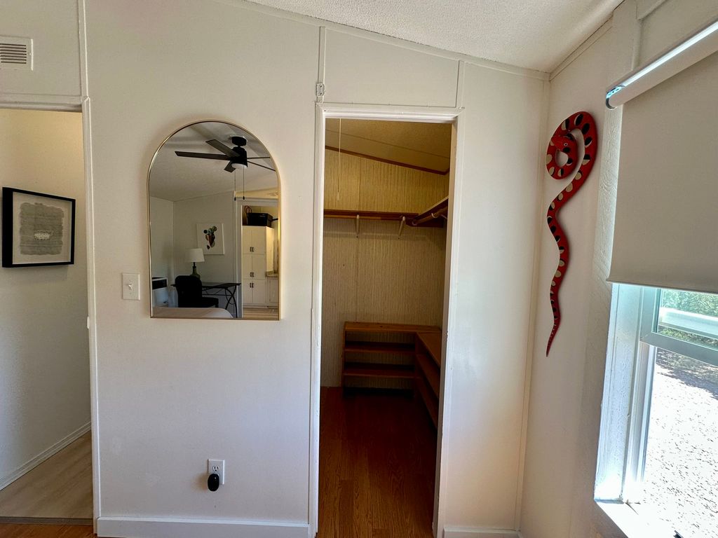 Image 21 of property listing at 51 Calle Gurule C, Santa Fe, NM 87505