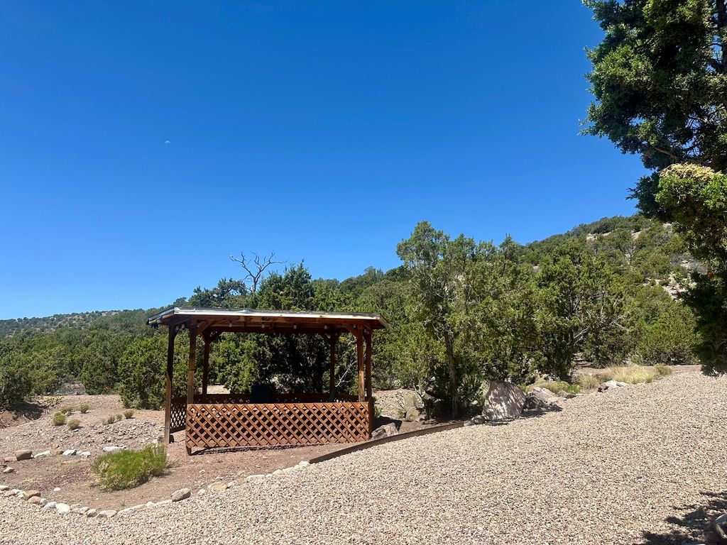 Image 5 of property listing at 51 Calle Gurule C, Santa Fe, NM 87505