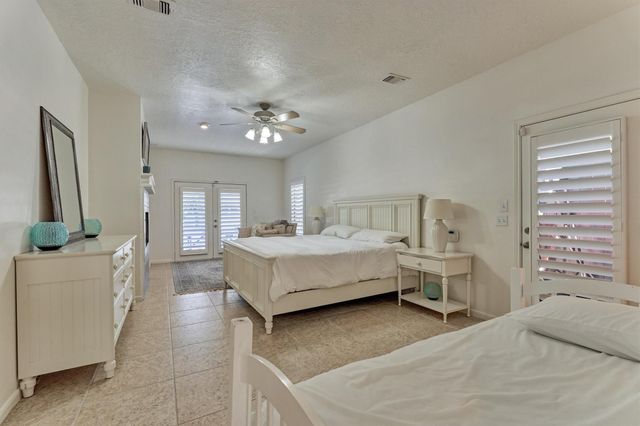 3142 Lazy Lake Lane, Montgomery, TX 77356