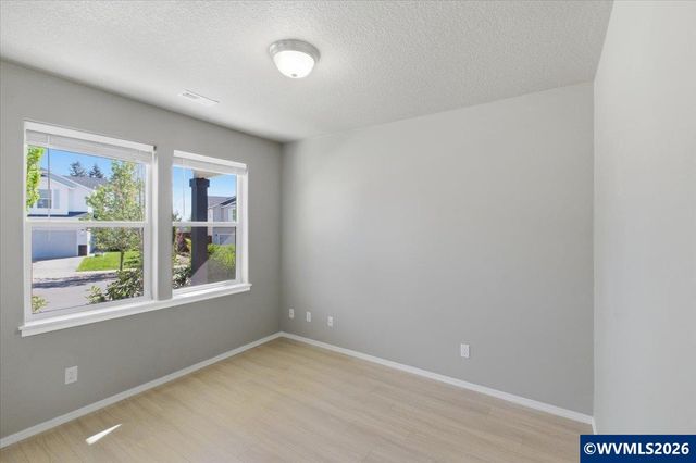 2764 NW Weather Stone St, Albany, OR 97321