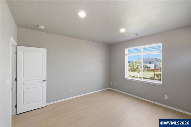 2764 NW Weather Stone St, Albany, OR 97321