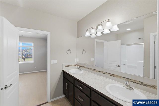 2764 NW Weather Stone St, Albany, OR 97321