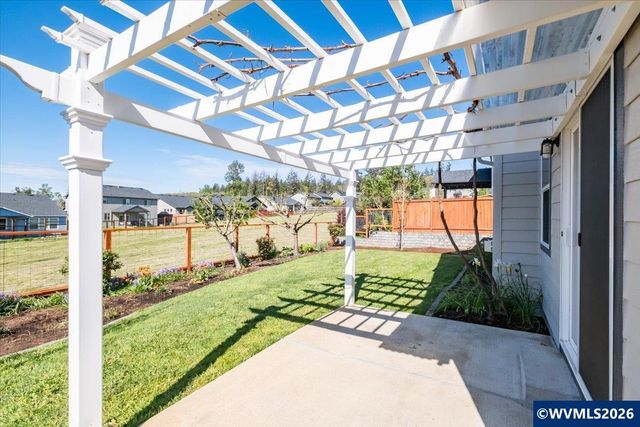 2764 NW Weather Stone St, Albany, OR 97321