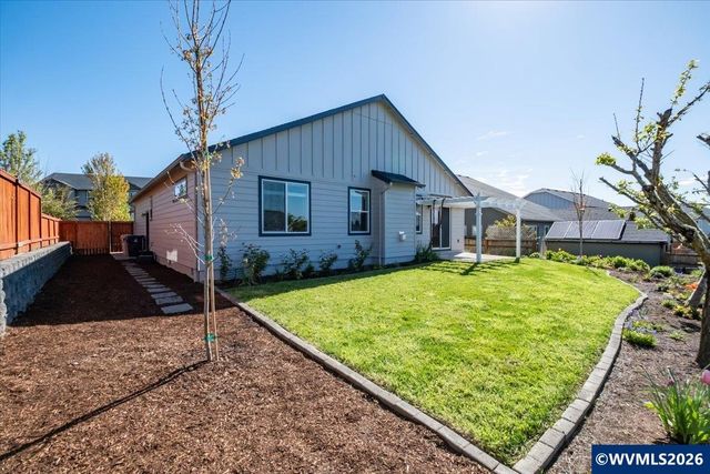 2764 NW Weather Stone St, Albany, OR 97321