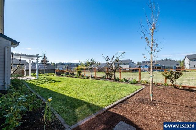 2764 NW Weather Stone St, Albany, OR 97321
