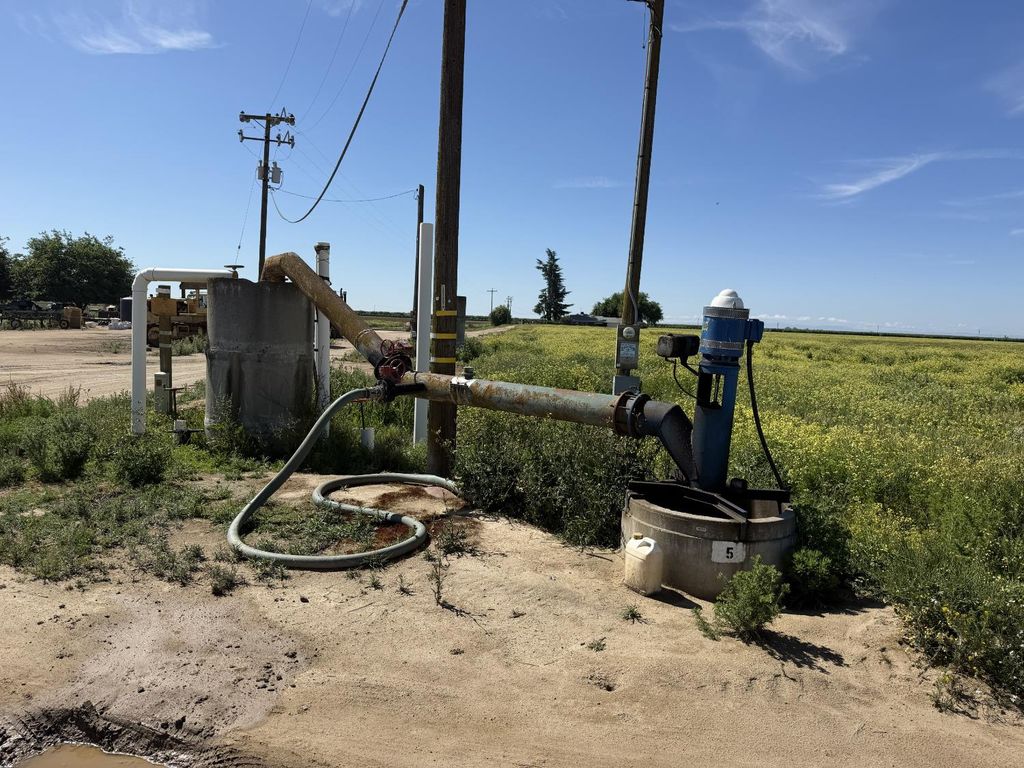 Image 10 of property listing at 8841 Cross Road, Chowchilla, CA 93610