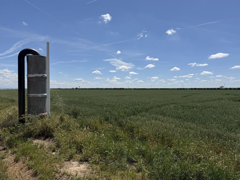 Image 18 of property listing at 8841 Cross Road, Chowchilla, CA 93610