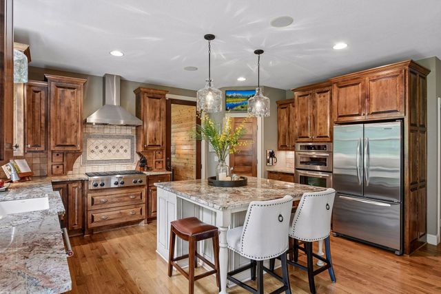 7474 Narcissus Lane N, Maple Grove, MN 55311
