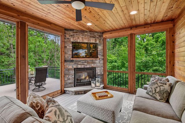 7474 Narcissus Lane N, Maple Grove, MN 55311