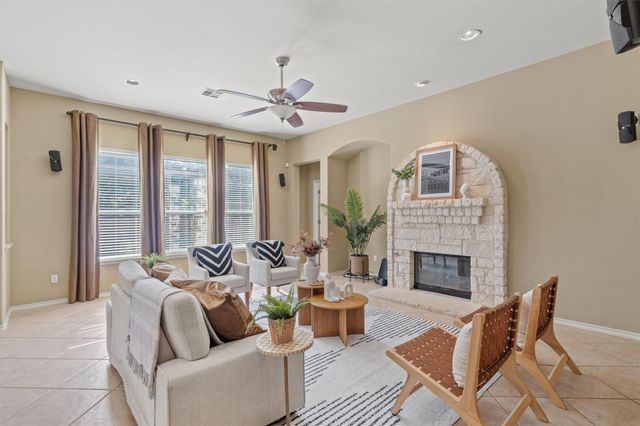 1502 Uvalde DR, Hutto, TX 78634