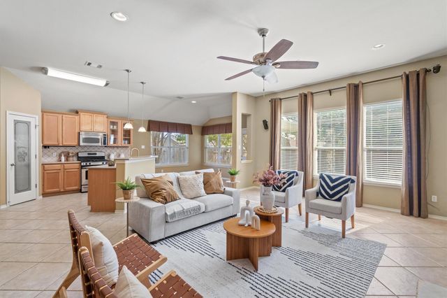 1502 Uvalde DR, Hutto, TX 78634