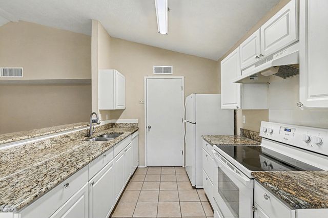 671 Stonewall Drive, Grand Prairie, TX 75052