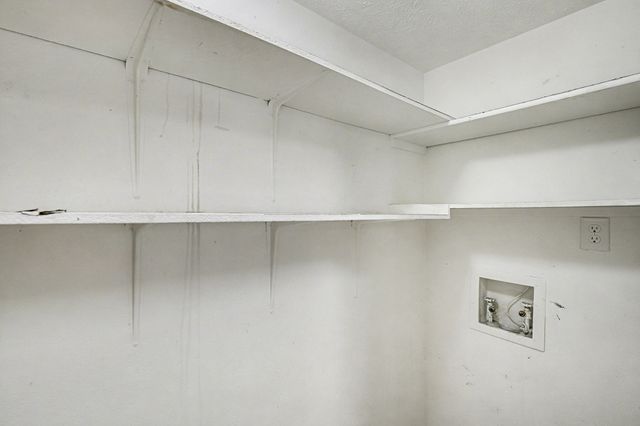 671 Stonewall Drive, Grand Prairie, TX 75052