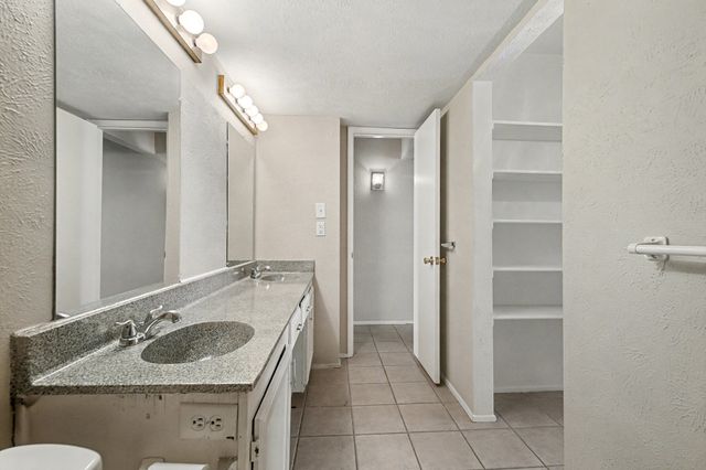 671 Stonewall Drive, Grand Prairie, TX 75052