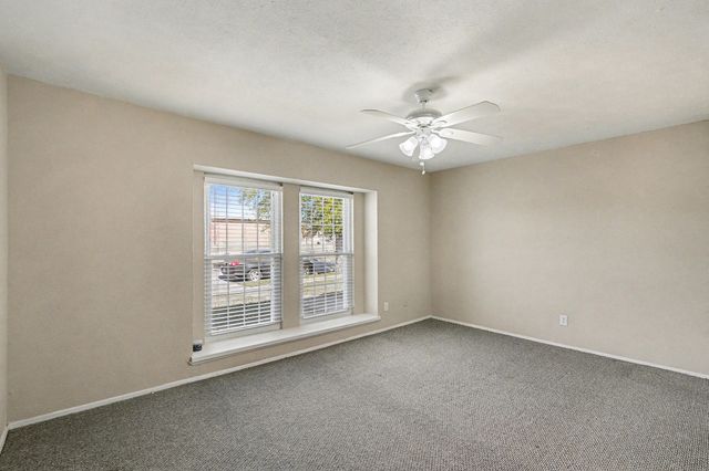 671 Stonewall Drive, Grand Prairie, TX 75052