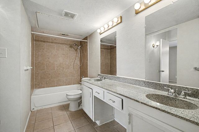 671 Stonewall Drive, Grand Prairie, TX 75052