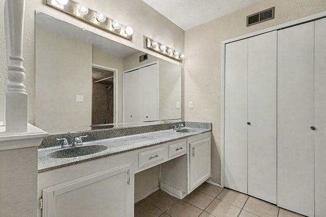 671 Stonewall Drive, Grand Prairie, TX 75052