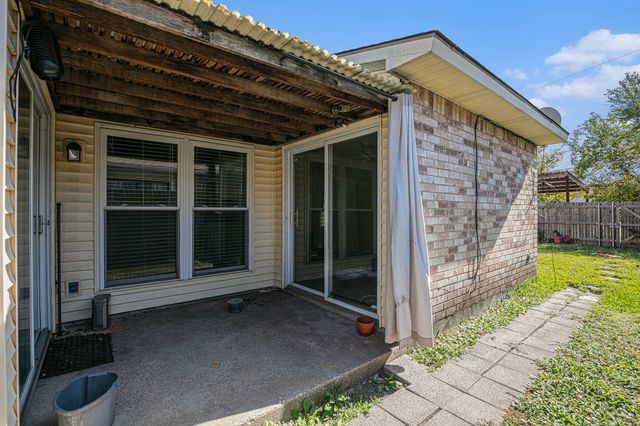 671 Stonewall Drive, Grand Prairie, TX 75052