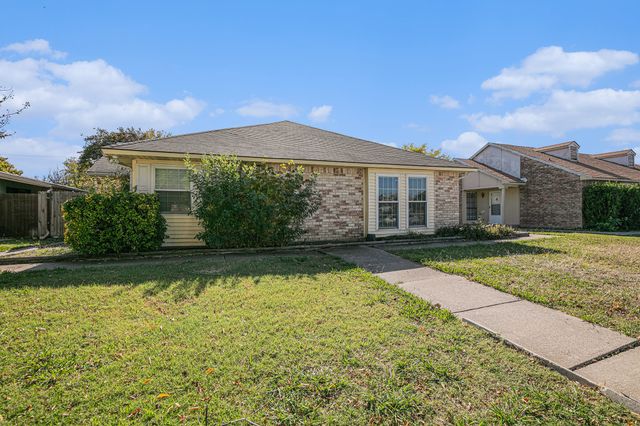 671 Stonewall Drive, Grand Prairie, TX 75052