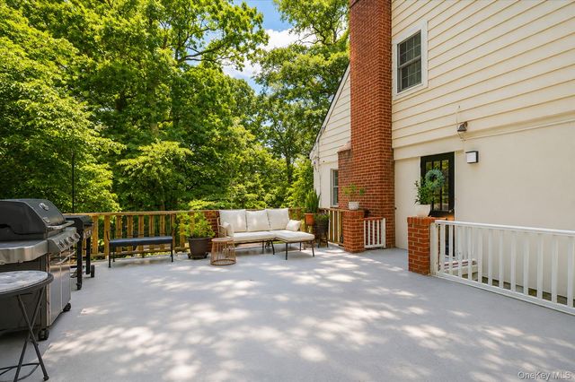 58 Elwood Road, Northport, NY 11768