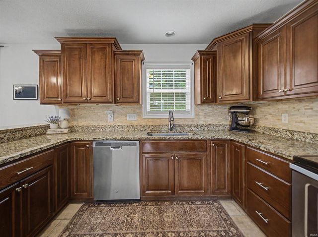 7540 Tia Court, Evansville, IN 47720