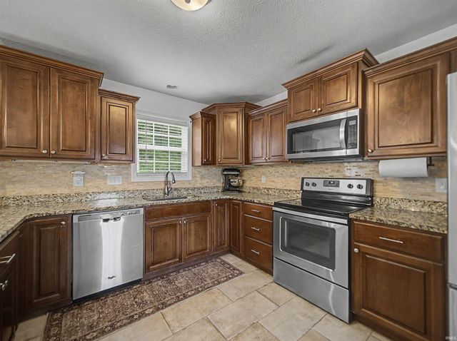 7540 Tia Court, Evansville, IN 47720