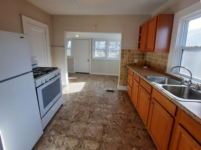 1012 S Fort Avenue, Springfield, MO 65807