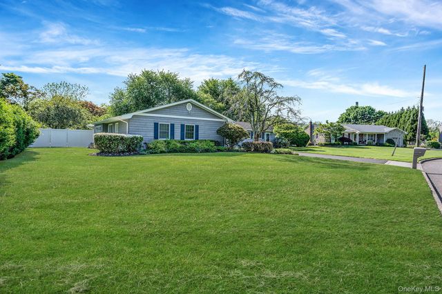 17 N Durkee Lane, East Patchogue, NY 11772