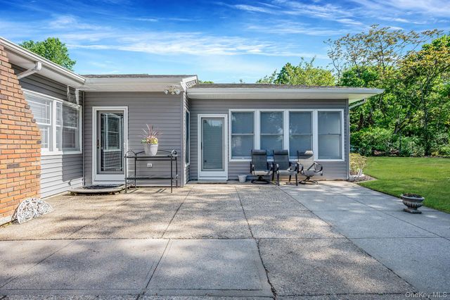 17 N Durkee Lane, East Patchogue, NY 11772