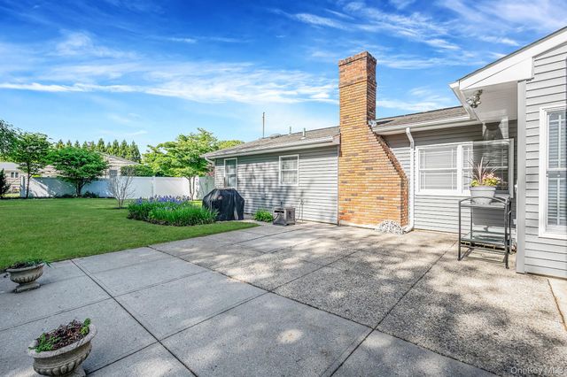 17 N Durkee Lane, East Patchogue, NY 11772