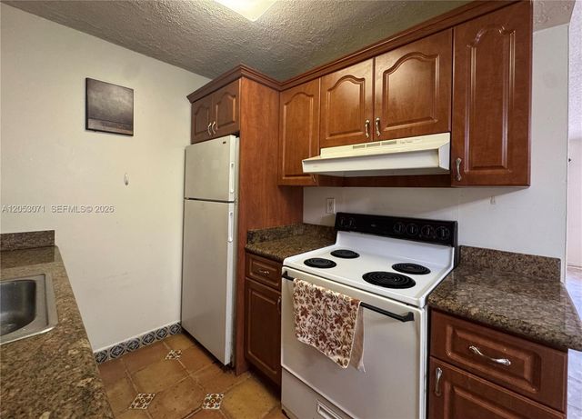 7208 Fairway Dr I14, Miami Lakes, FL 33014