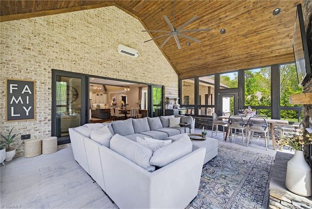 7297 Lees Ridge Road, Oak Ridge, NC 27310