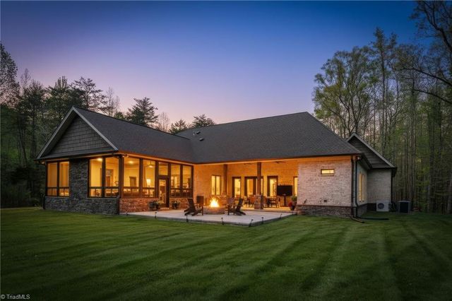 7297 Lees Ridge Road, Oak Ridge, NC 27310
