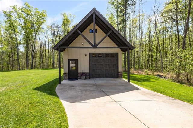 7297 Lees Ridge Road, Oak Ridge, NC 27310