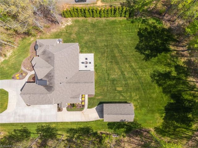 7297 Lees Ridge Road, Oak Ridge, NC 27310
