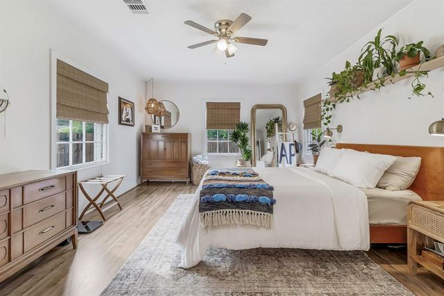 716 E Main Street, Madisonville, TX 77864