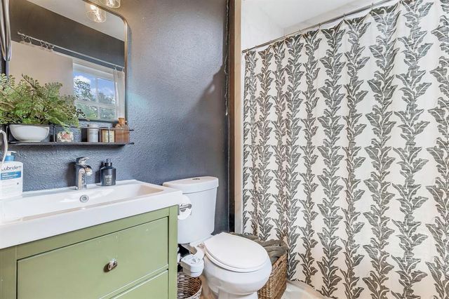 716 E Main Street, Madisonville, TX 77864