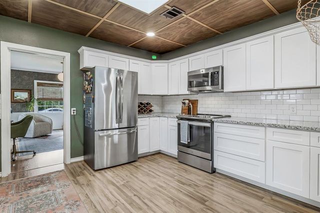 716 E Main Street, Madisonville, TX 77864