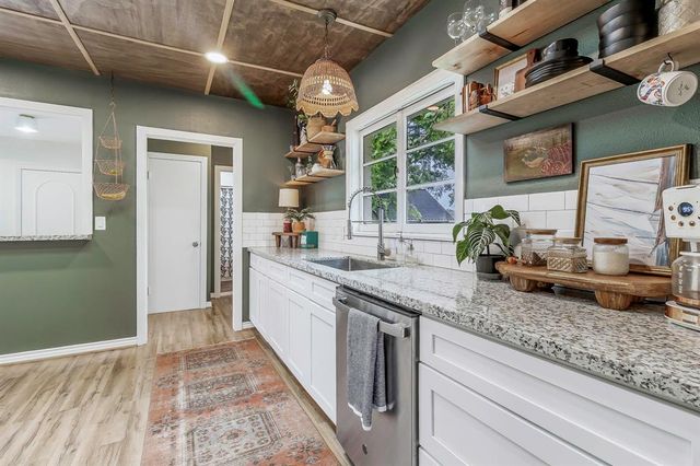 716 E Main Street, Madisonville, TX 77864