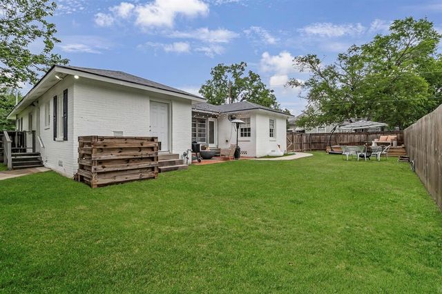 716 E Main Street, Madisonville, TX 77864