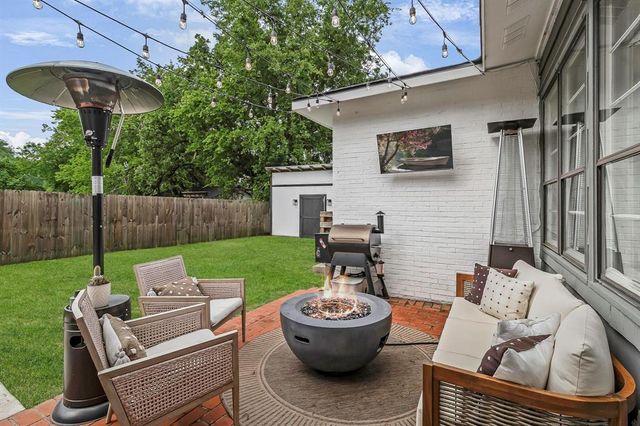 716 E Main Street, Madisonville, TX 77864
