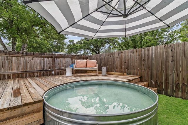 716 E Main Street, Madisonville, TX 77864